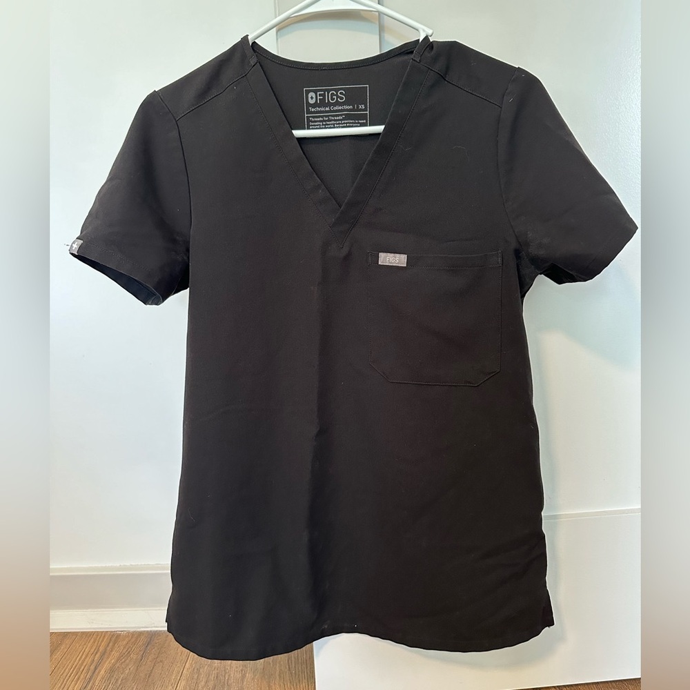 Figs Catarina One Pocket Scrub Top - XS Black